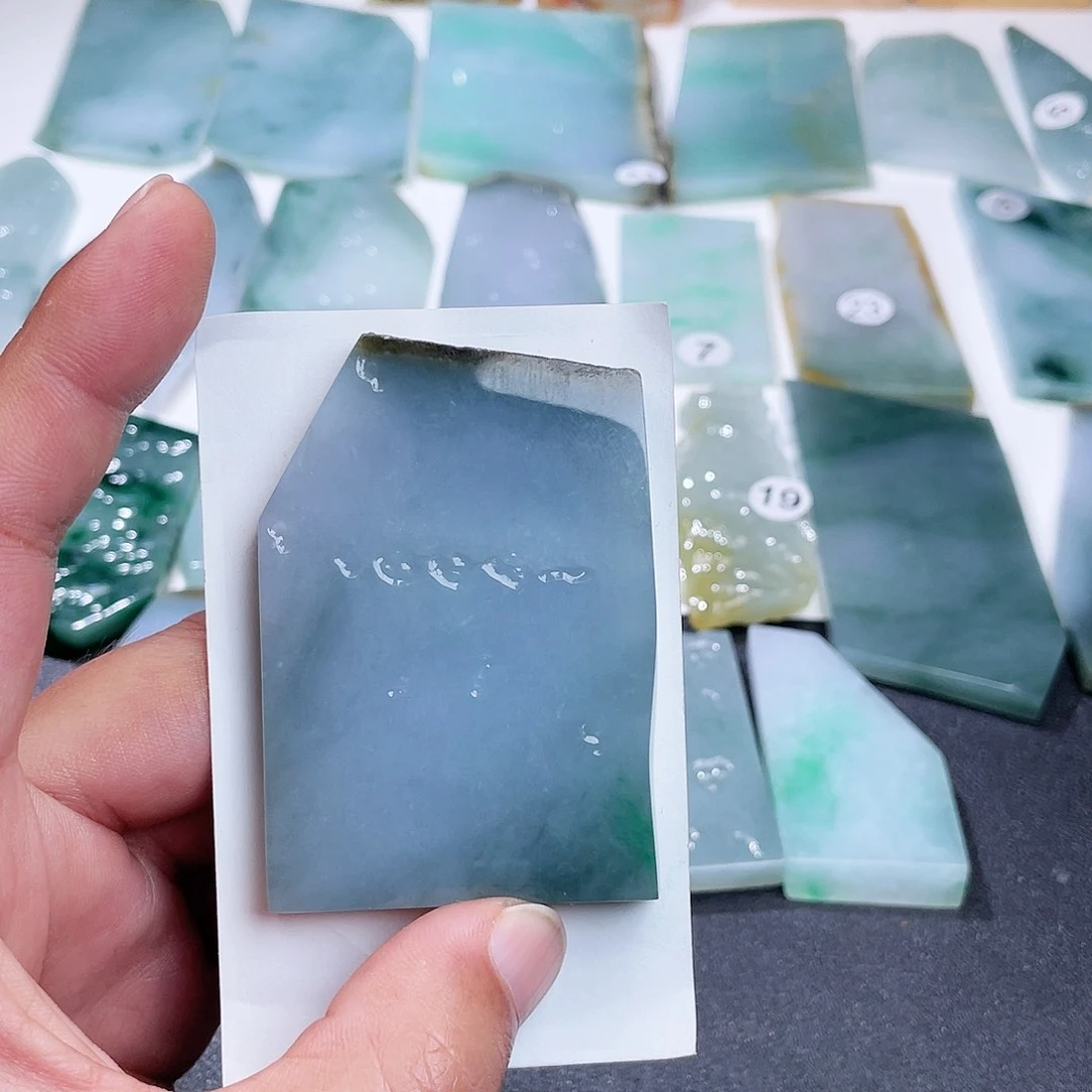 一***财定制翡翠未镶嵌翡翠挂件