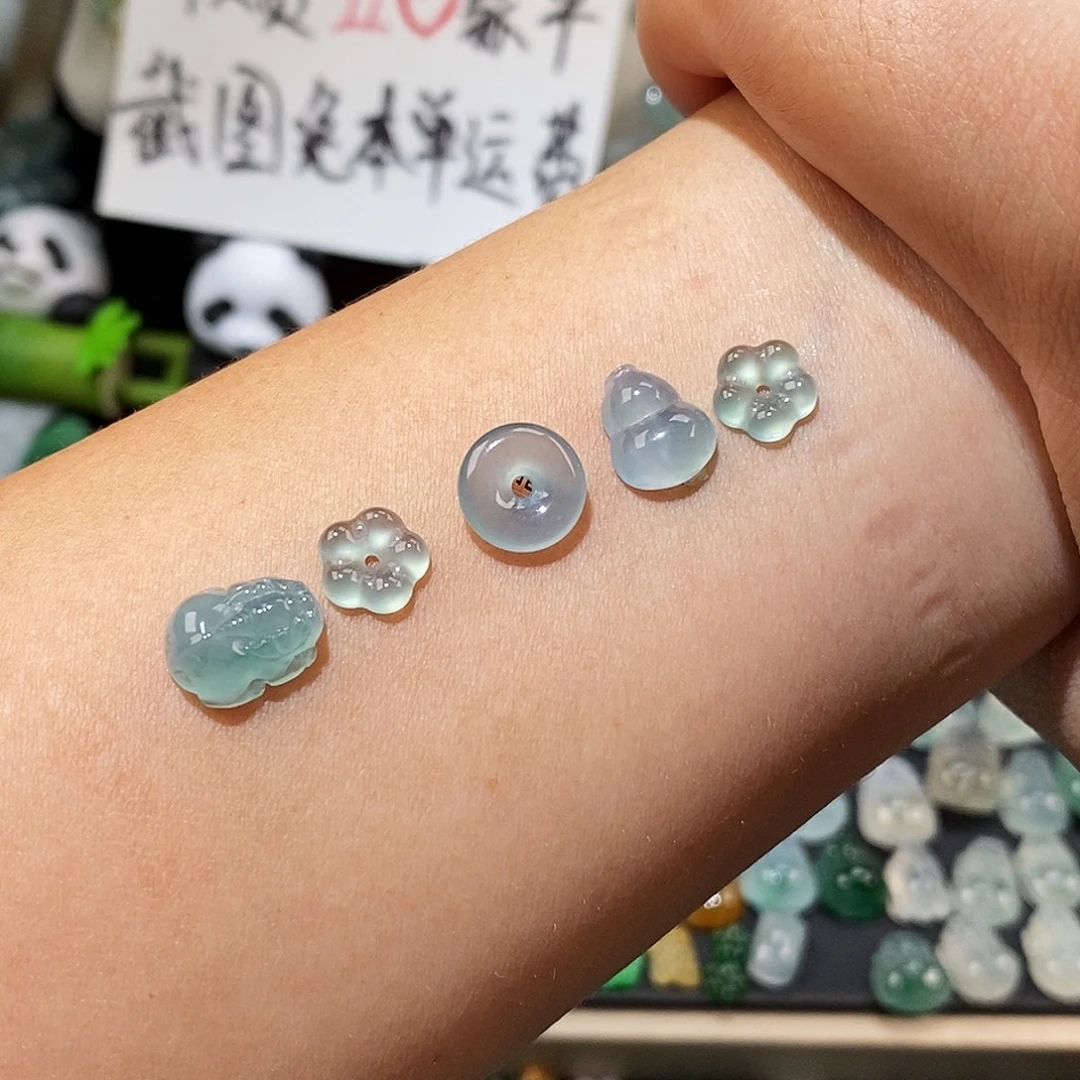 零***芬翡翠未镶嵌颈饰冰种裸石