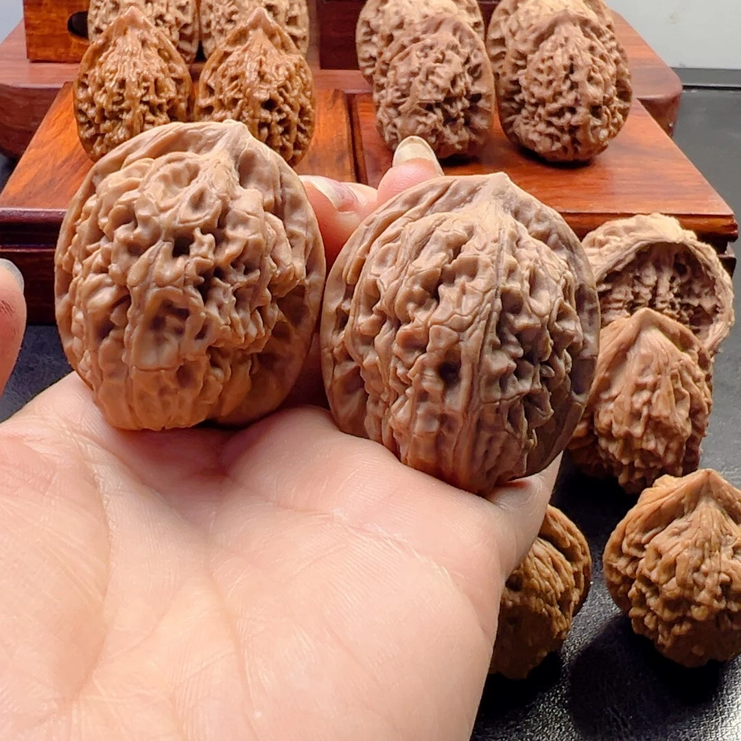 核桃莲花文玩手把件