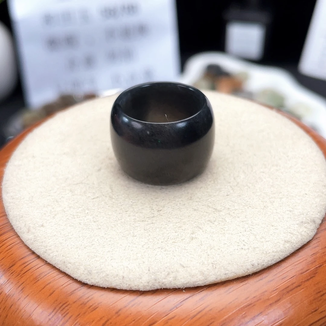 恶****和田玉戒指未镶嵌Q87黑18.0不退换