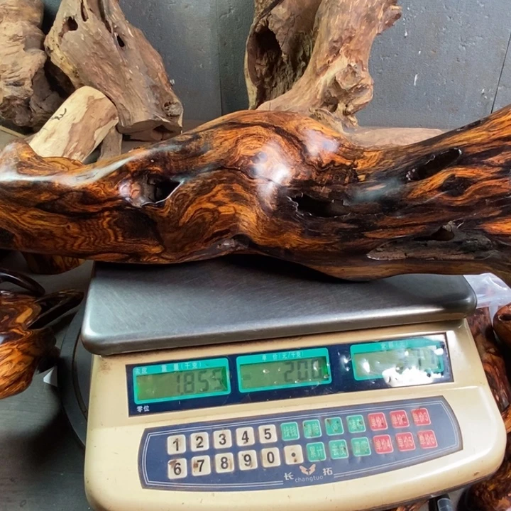 侯***安黄花梨/降香黄檀海南黄花梨