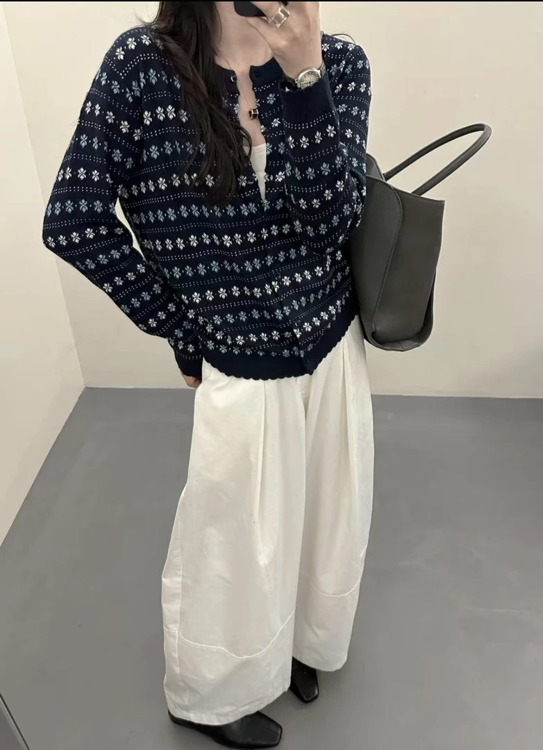 8707-3352 条纹提花花朵圆领针织衫宽松套头衫