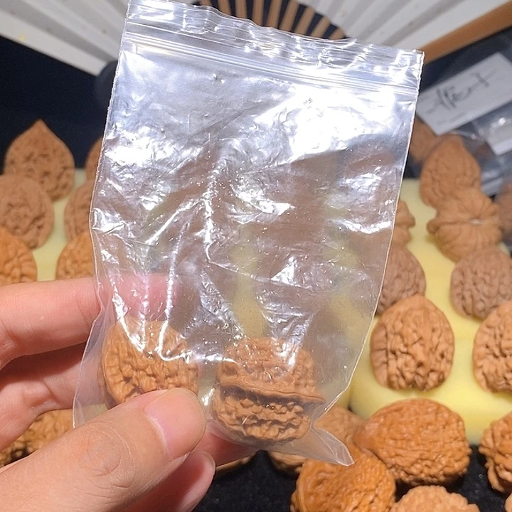 小***T文玩核桃手把件亲们