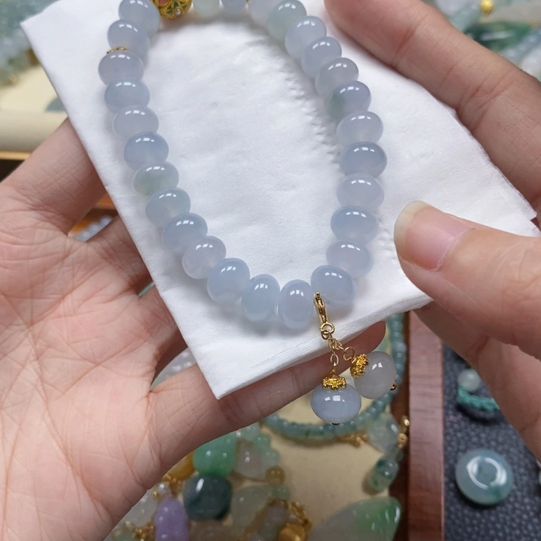 翡翠未镶嵌颈饰玲***C闪