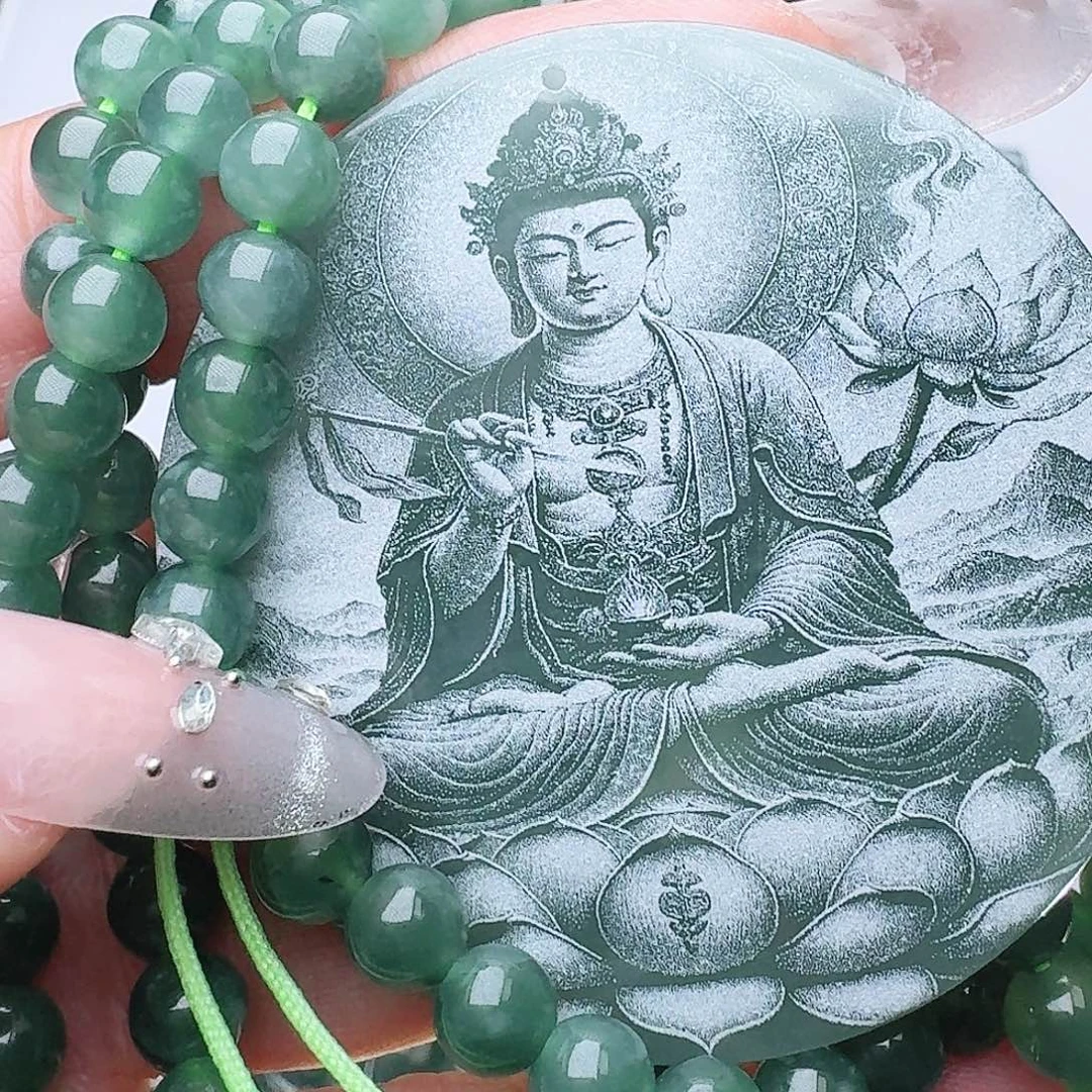 翡翠未镶嵌颈饰多样性发其一