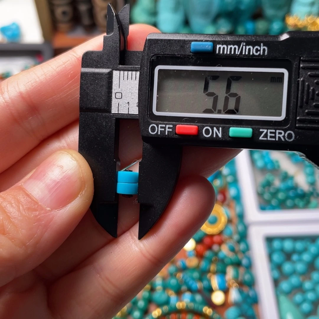 绿松石颈饰未镶嵌