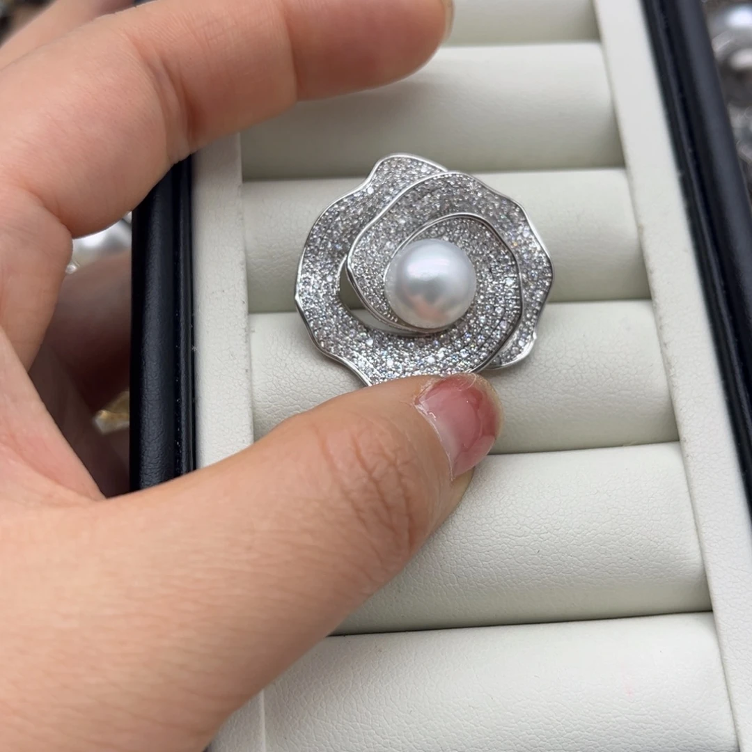 海水珍珠胸饰合金