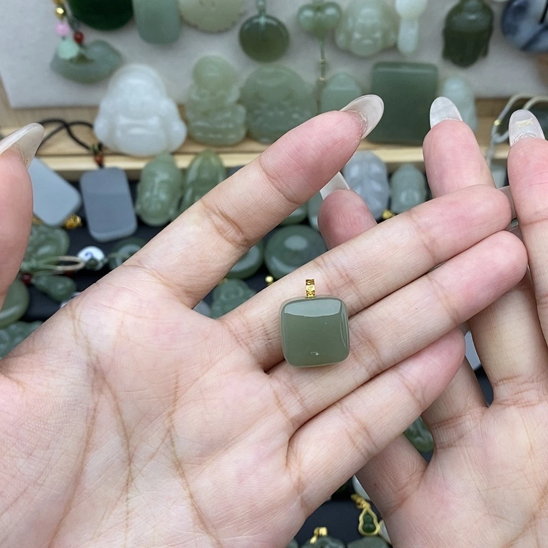 和田玉18K金镶嵌吊坠(不含链)