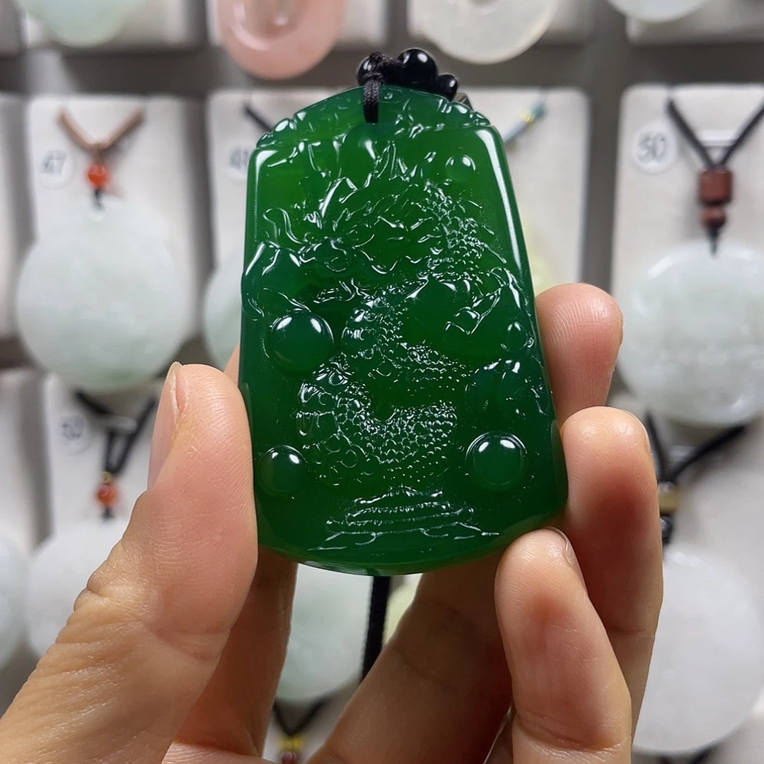石英质玉未镶嵌颈饰