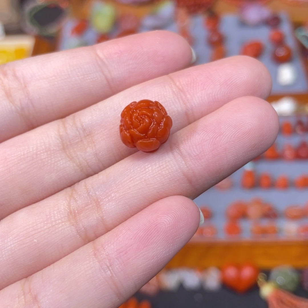 南红玛瑙未镶嵌牡丹花