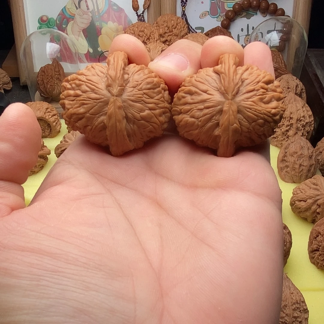 把件文玩核桃卡姿兰球白