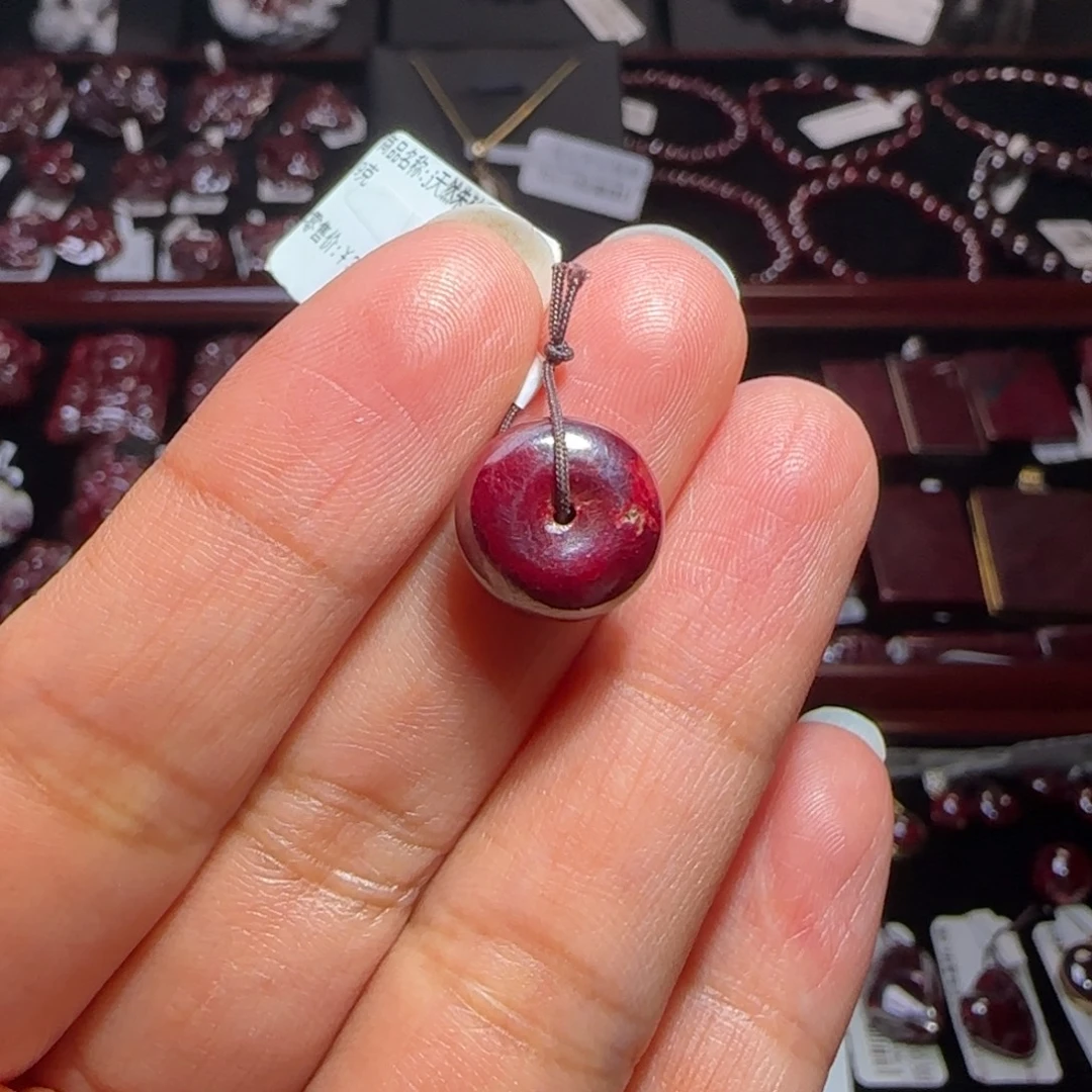 天然辰砂天然朱砂原矿晶体平安扣3.9克