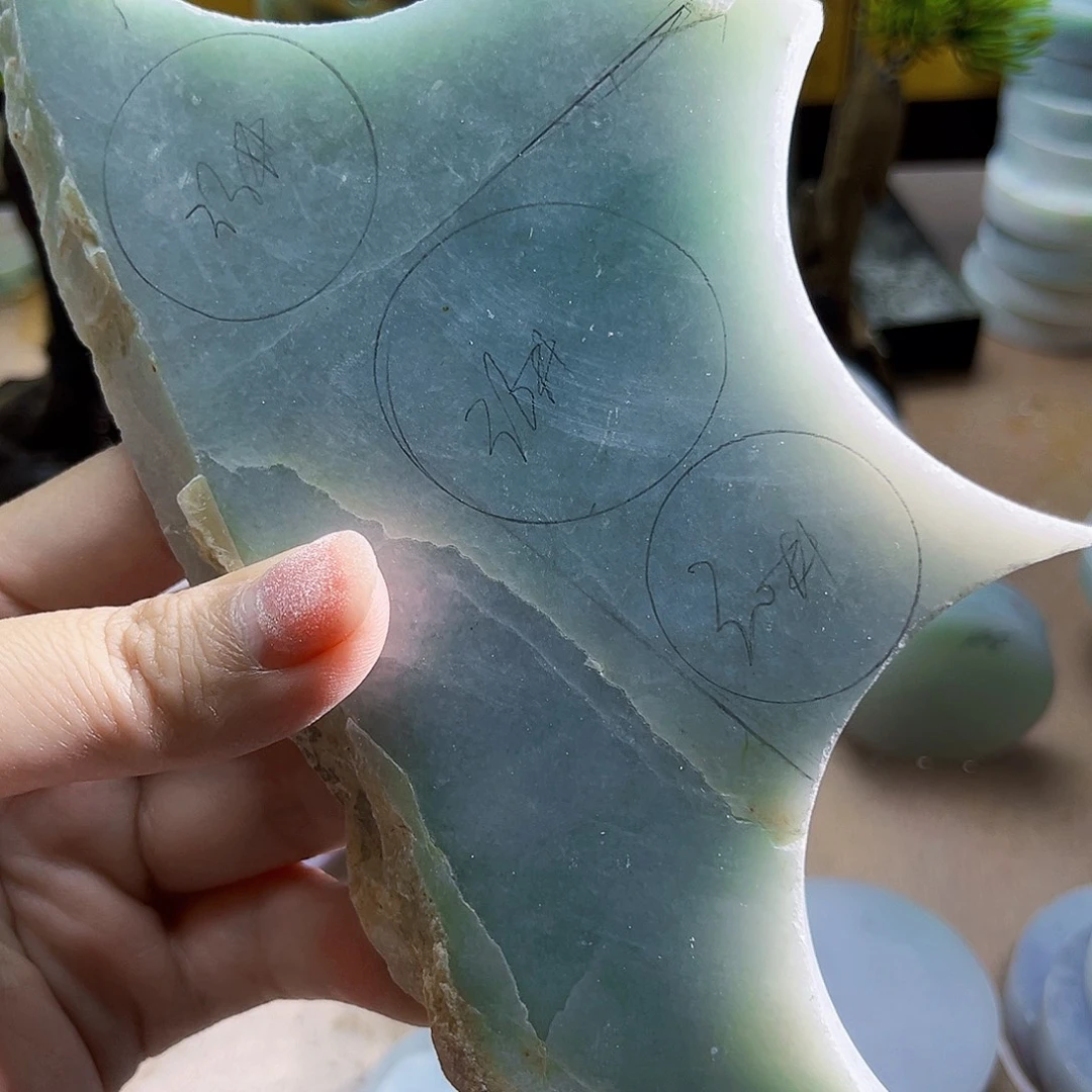 翡翠未镶嵌颈饰853……