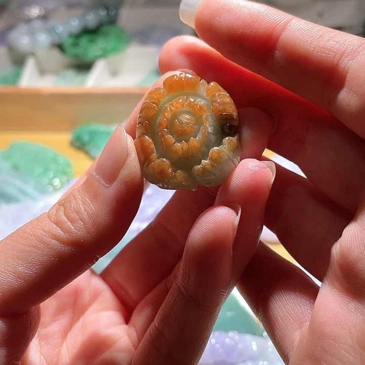 翡翠未镶嵌颈饰珑*天然