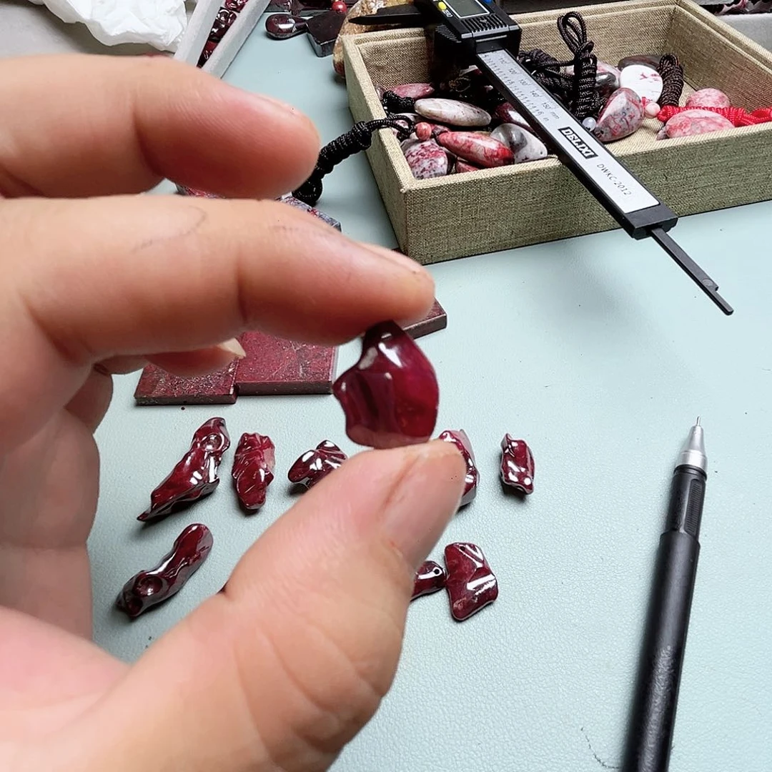 一*?天然朱砂辰石吊坠