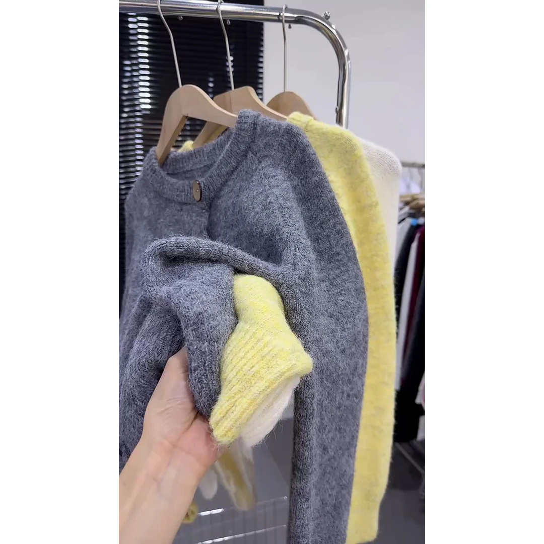 圆领短款毛衣开衫纽扣小众气质针织衫外穿韩版慵懒风