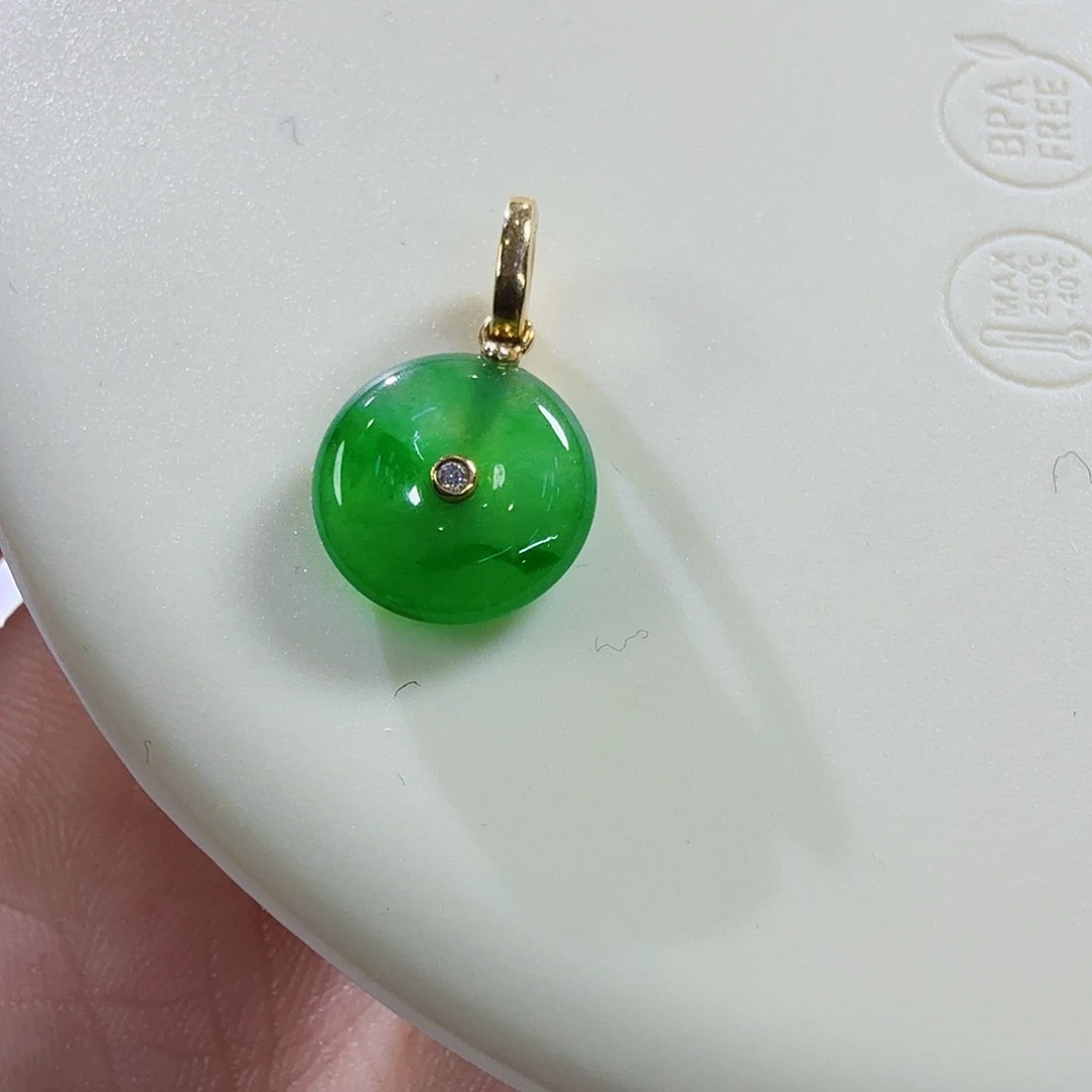 翡翠18K金镶嵌颈饰绿平安扣小滴流