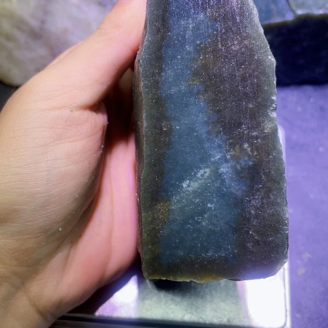 和田玉未镶嵌珠宝半成品