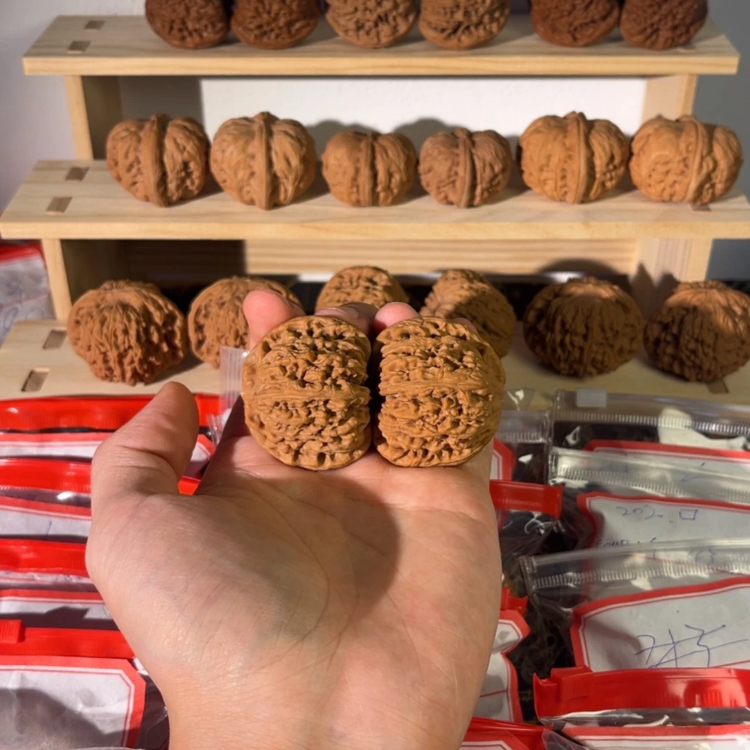 吊坠文玩核桃43球疆有黄