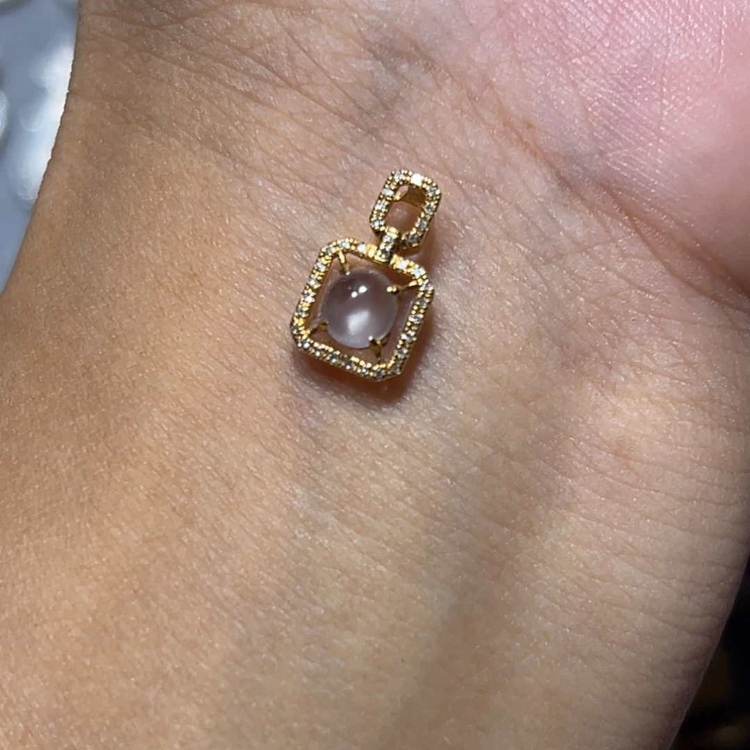 颈饰18K金镶嵌翡翠