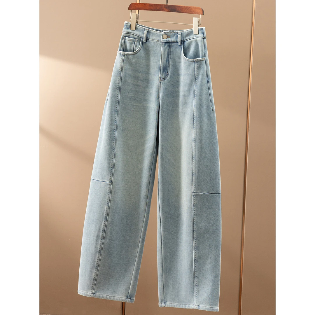 春天家 时髦藏缺点！法柜水浅牛仔高腰加绒镰裤女60I7