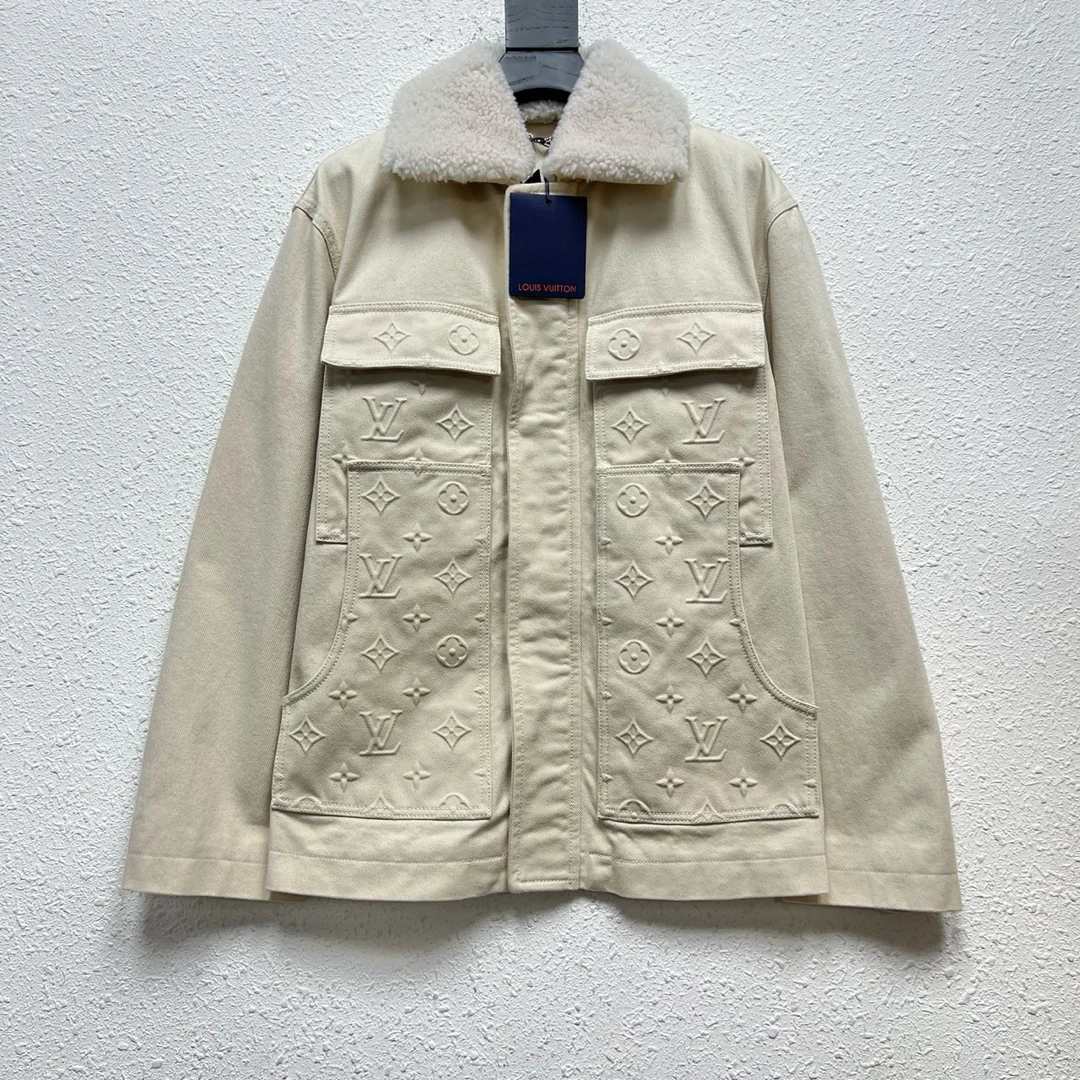 未使用 LouisVuitton/路易威登 白色浮雕伐木外套 44码 DY9276