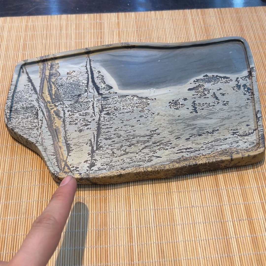 雲***初天然国画石干泡台