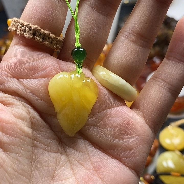 未镶嵌琥珀裸石手机挂件