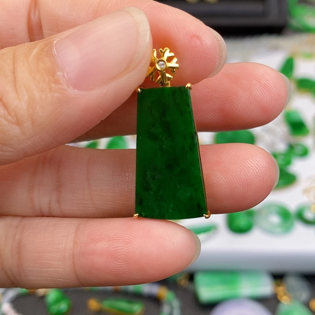 吊坠(不含链)18K金镶嵌翡翠