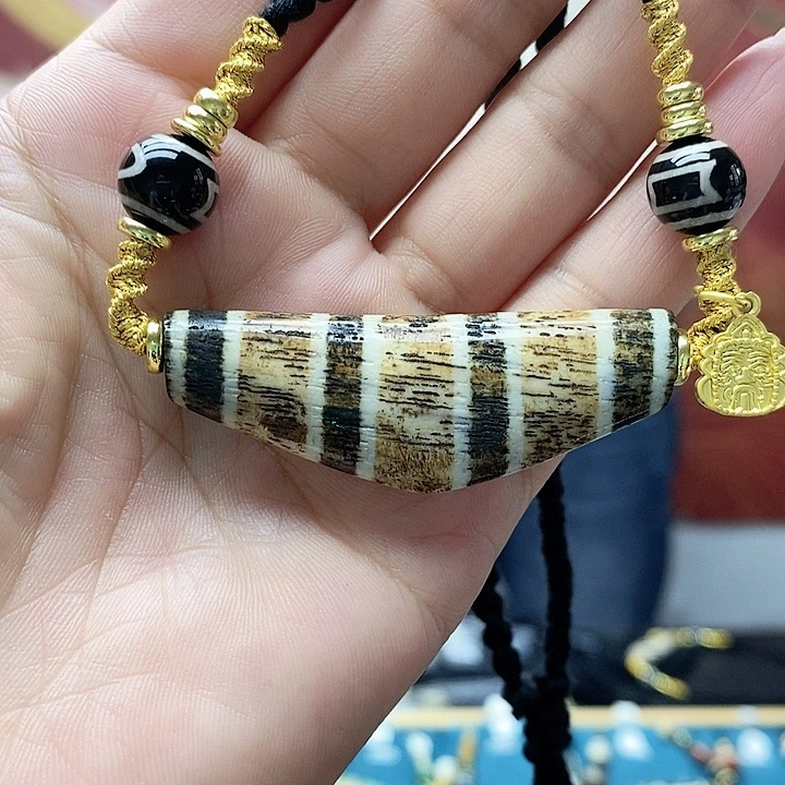 玛瑙/玉髓颈饰合金