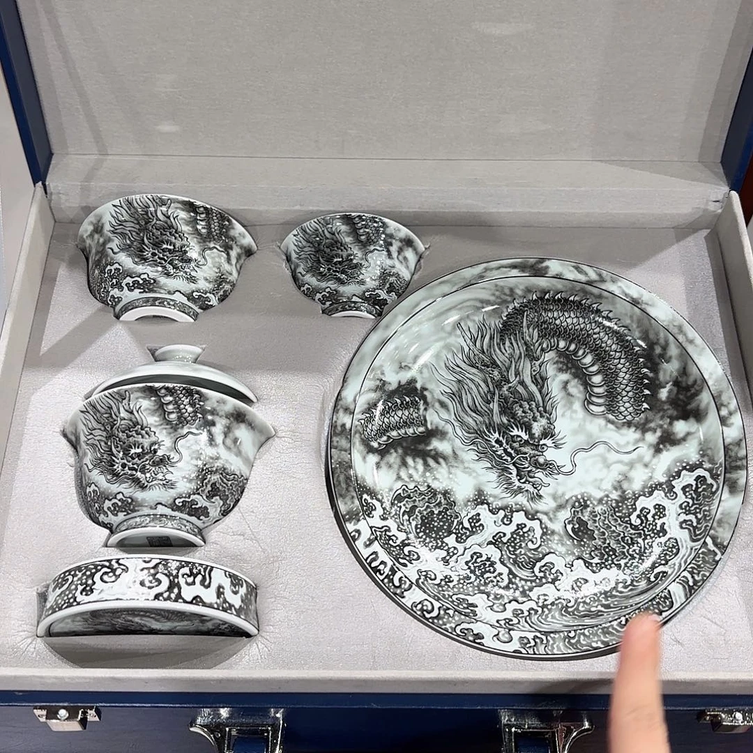 瓷片景德镇市的一个县市也