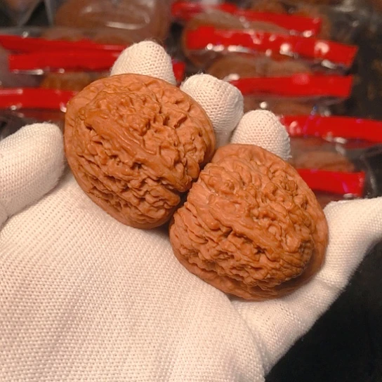 西***狼文玩核桃把件南疆石40