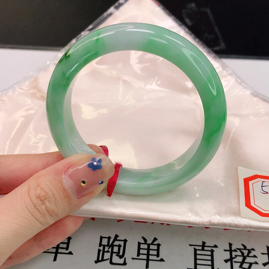 翡翠手镯未镶嵌天然翡翠A货012