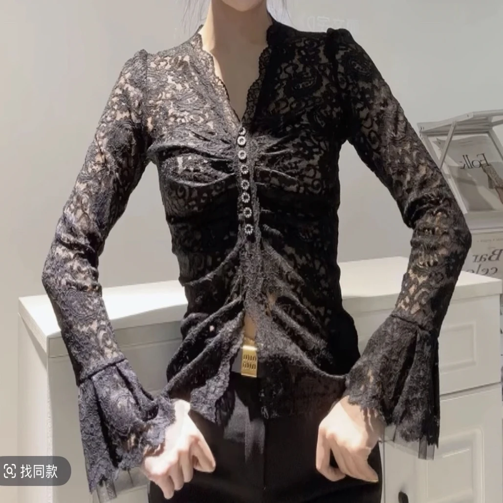 法式蕾丝V领长袖修身收腰气质显瘦春秋季打底上衣