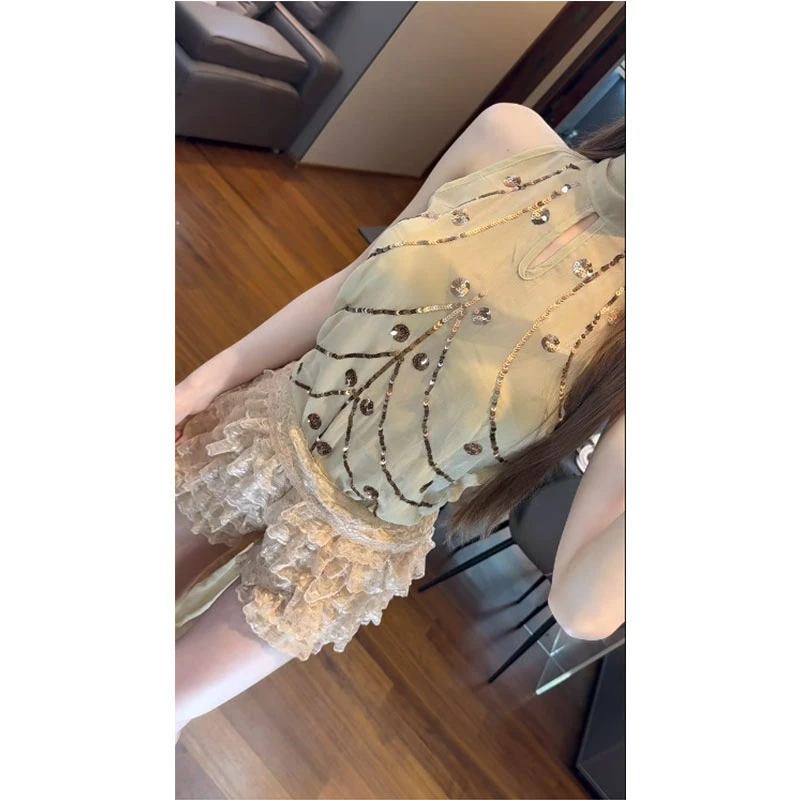 2025年夏季高级感法式设计感亮片无袖上衣短款显瘦短裤时尚两件套