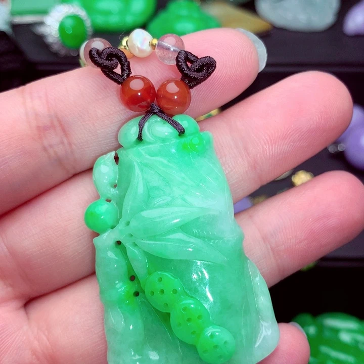 翡翠未镶嵌吊坠(不含链)吊坠