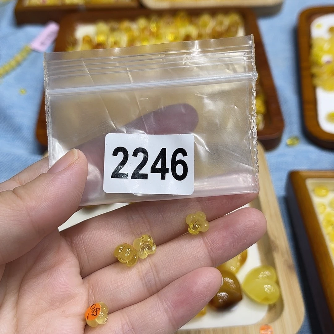 琥珀未镶嵌珠宝奇石