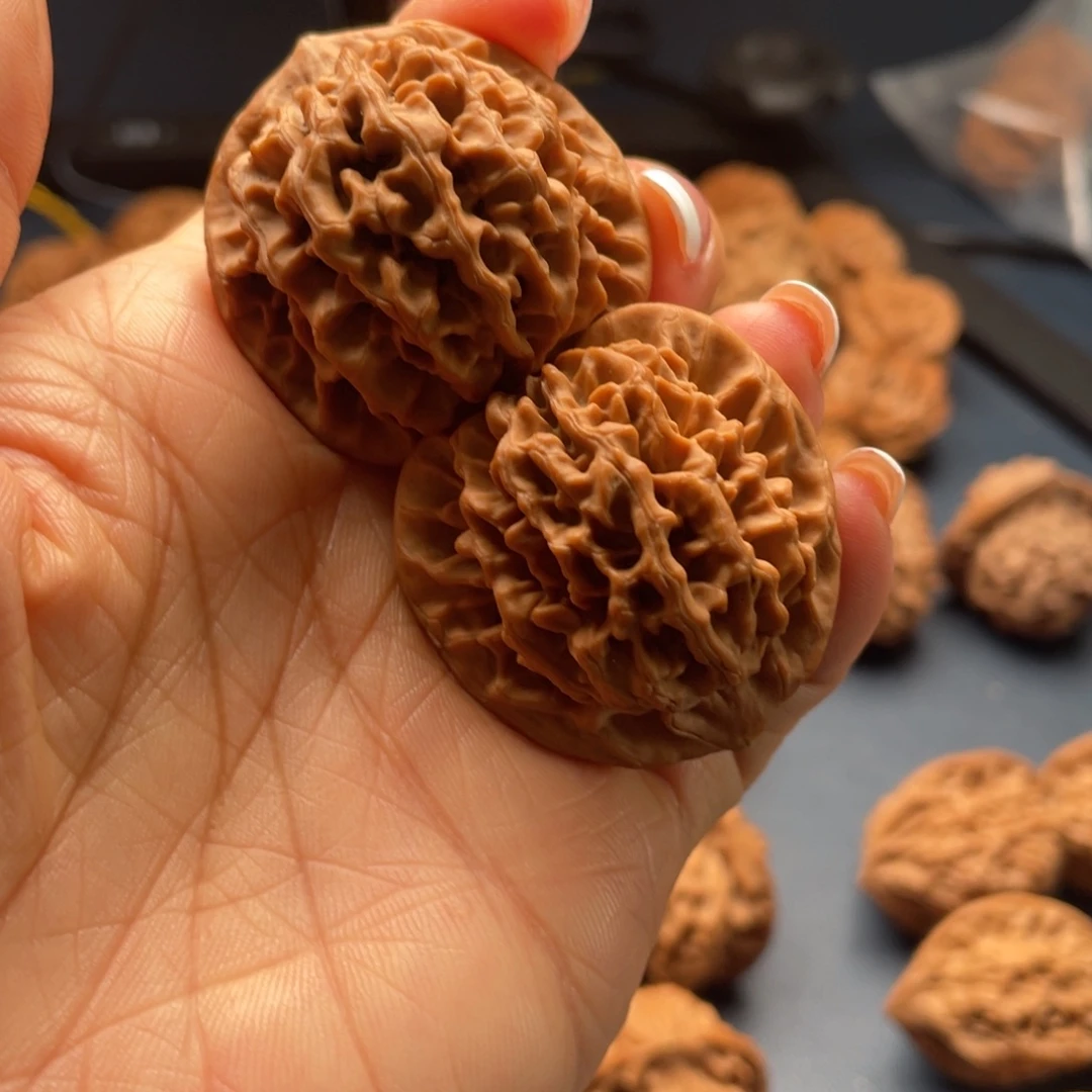 溢***祥文玩核桃吊坠秦岭核桃