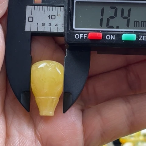 【闪购商品】未镶嵌蜜蜡裸石44杂