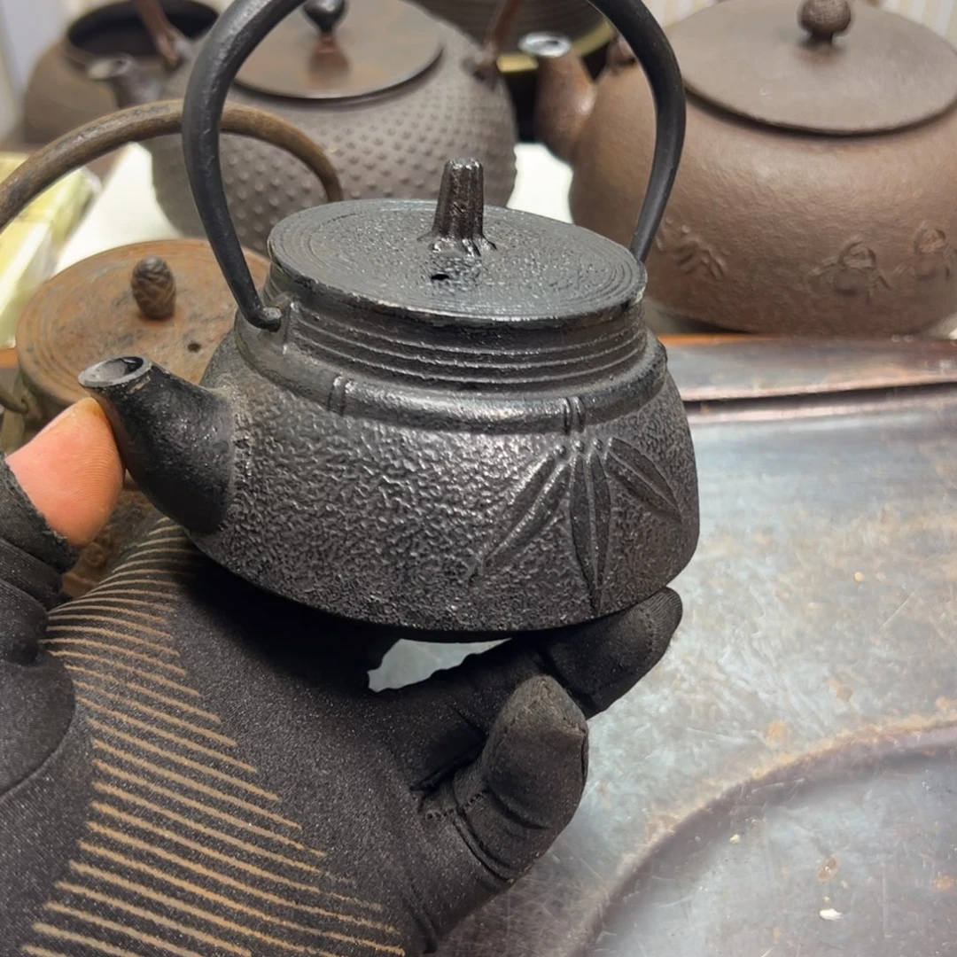 原**间小铁壶内部有点起皮南部中古品