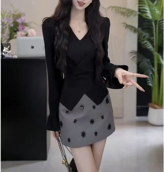 YUANLIANSU/圆脸酥【棠枝词意】设计感时尚长袖洋气衬衫女V领上衣