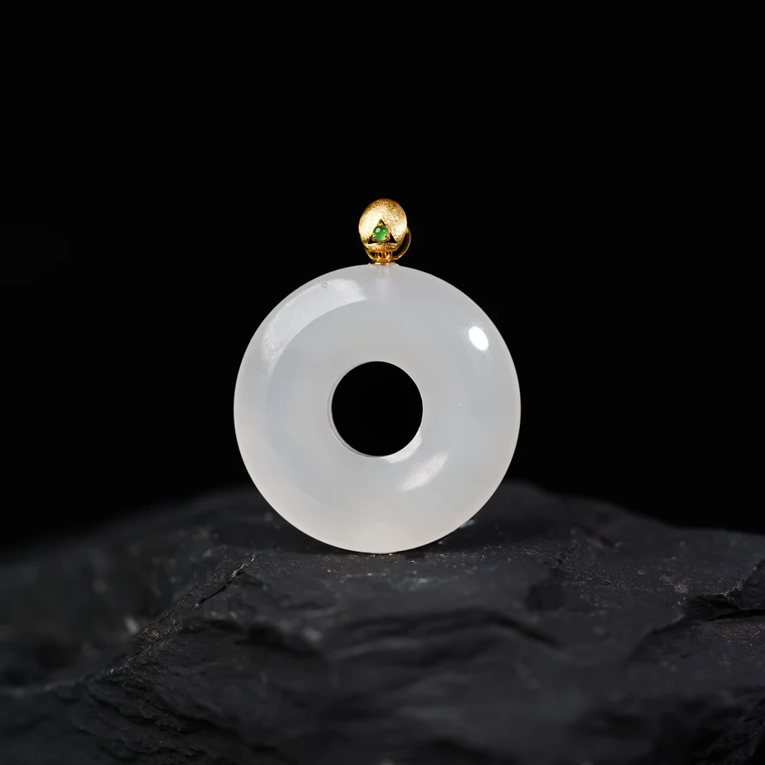 【小涵专属】18K和田玉白玉甜甜圈吊坠 26*5*8 KL0050171