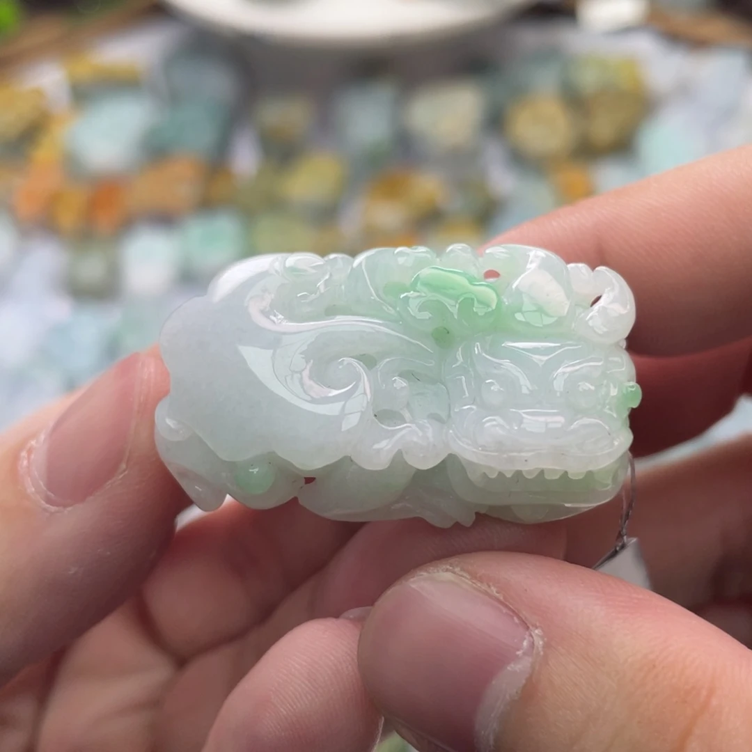 翡翠颈饰未镶嵌貔貅