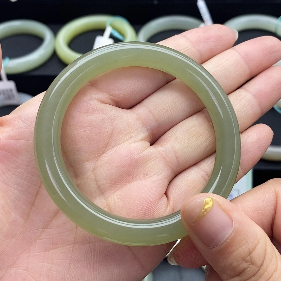 未镶嵌手镯和田玉56.57