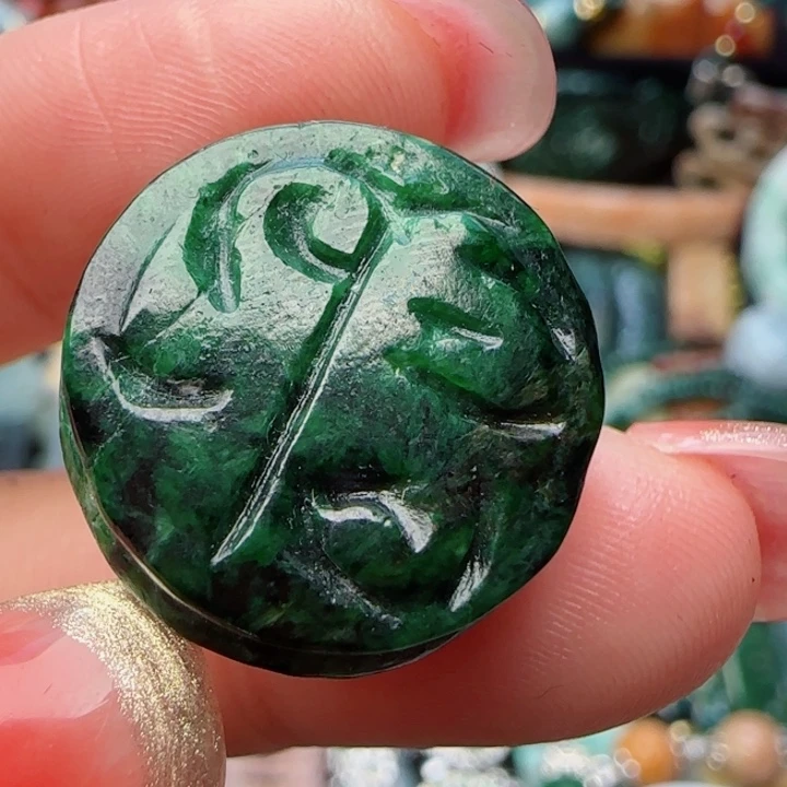 翡翠颈饰未镶嵌夏*天然A货