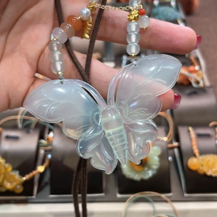 蛇纹石玉吊坠(赠链)未镶嵌