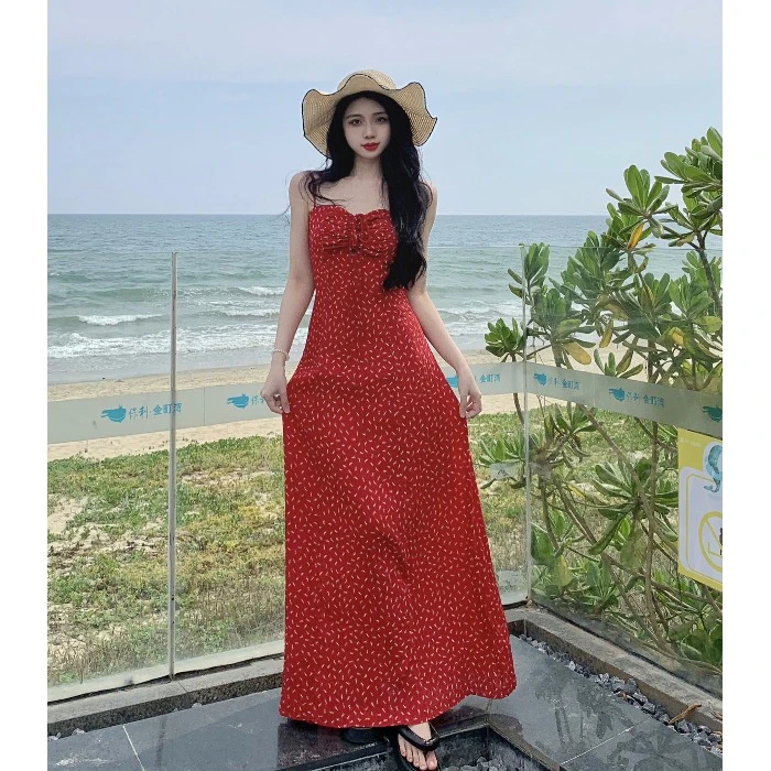 大码纯欲红色绑带吊带长裙小碎花海边度假风收腰显瘦胖MM连衣裙女