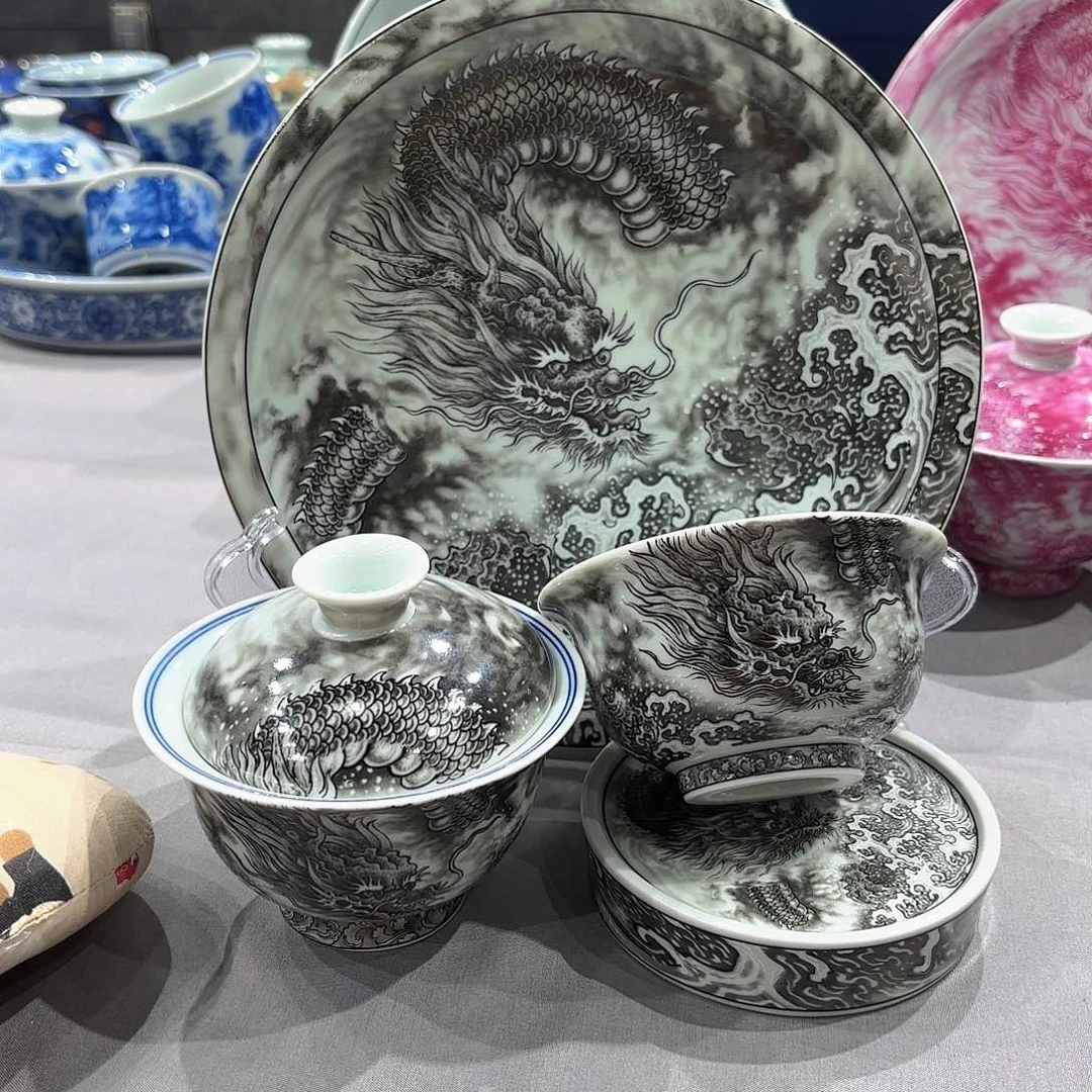 瓷片景德镇瓷器精品陈列