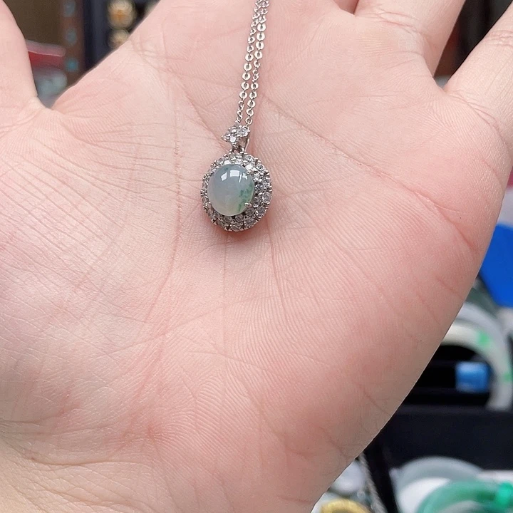 翡翠手镯未镶嵌翡翠