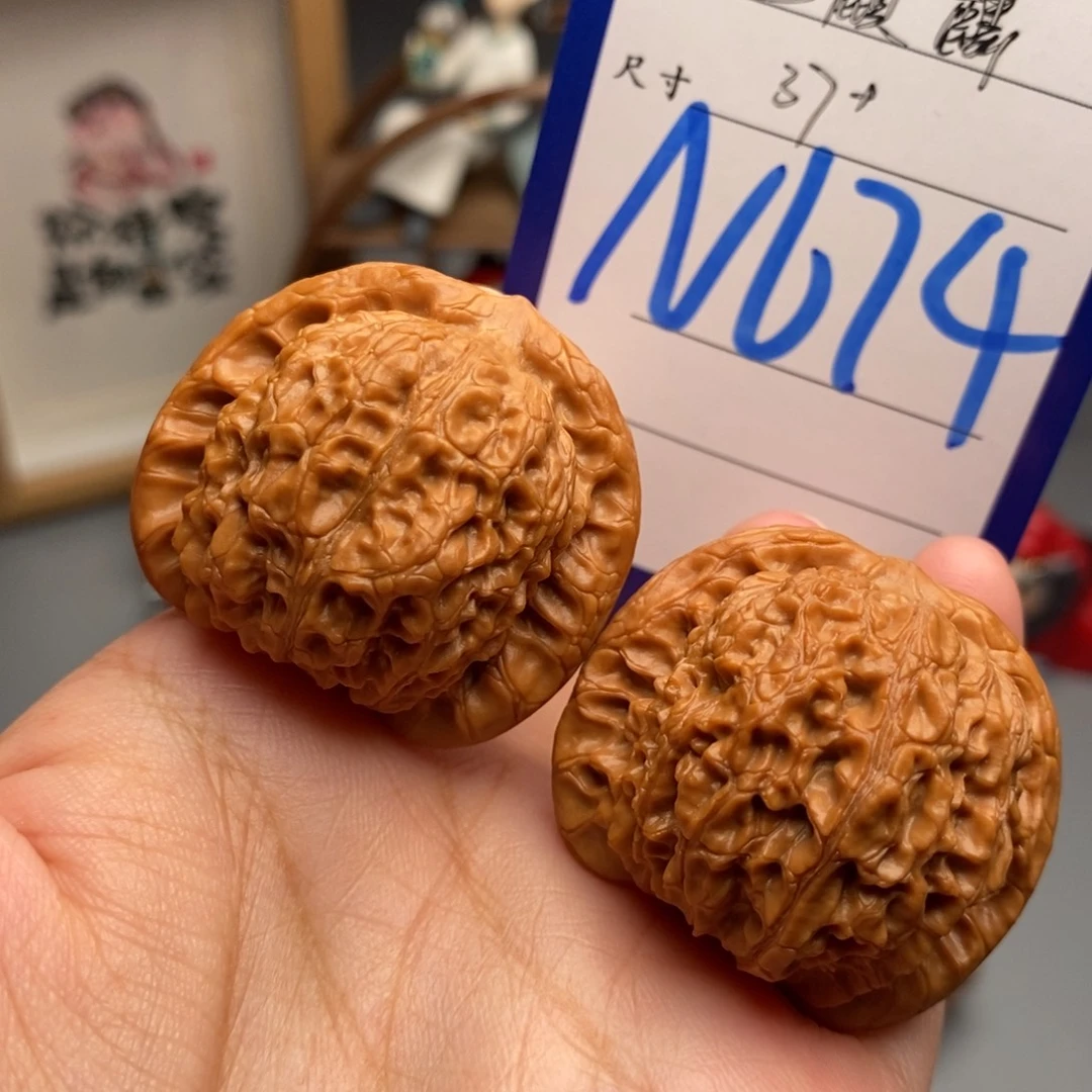 文玩核桃吊坠血麒麟37